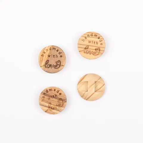 DROPS Guzik drewniany 805 - Handmade with Love - 15 mm
