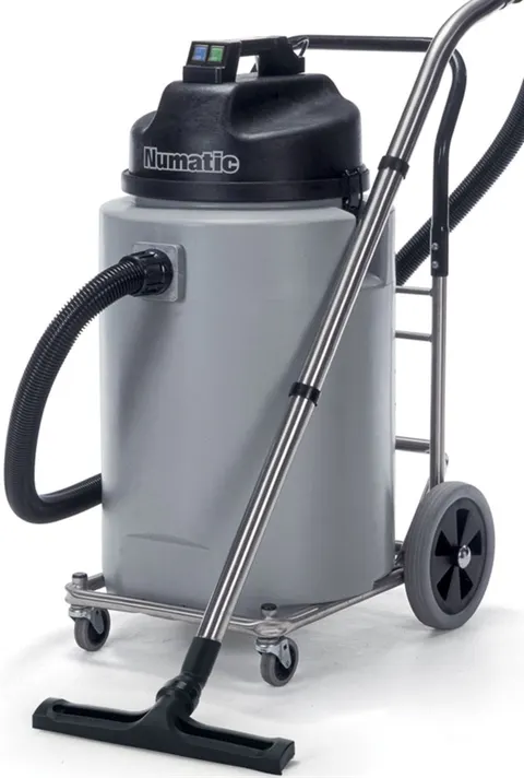 Odkurzacz do wody Numatic WVD2000AP-2 z pompą i stalowym podwoziem