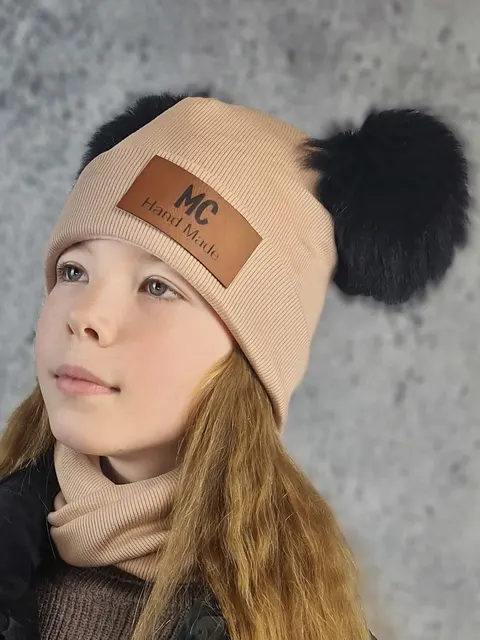Komplet z prążka ocieplany beżowy z pomponami