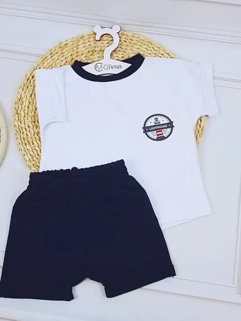 Komplet dziecięcy granatowe spodenki i biały T-shirt