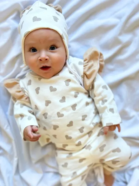 Komplet dla dziewczynki serduszka, bluzka i legginsy
