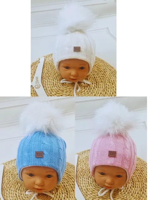 Czapka sweterkowa z pomponem