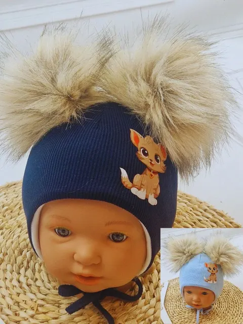 Czapka z pomponami dla chłopca kotek
