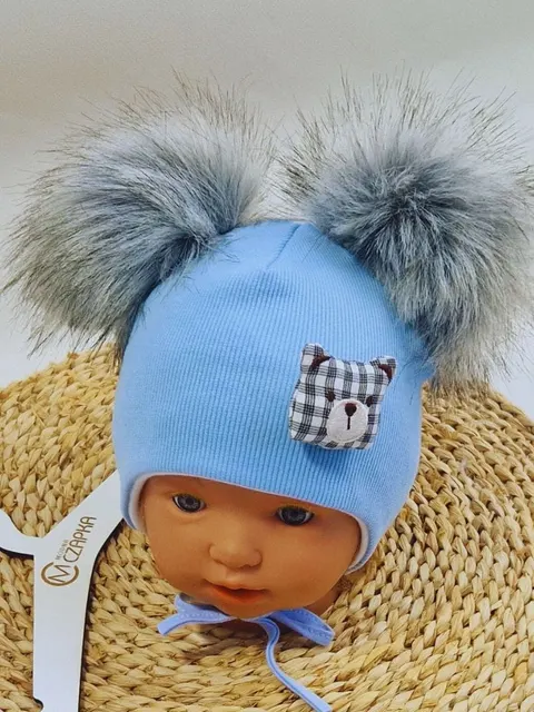 Czapka z pomponami dla chłopca miś kratka