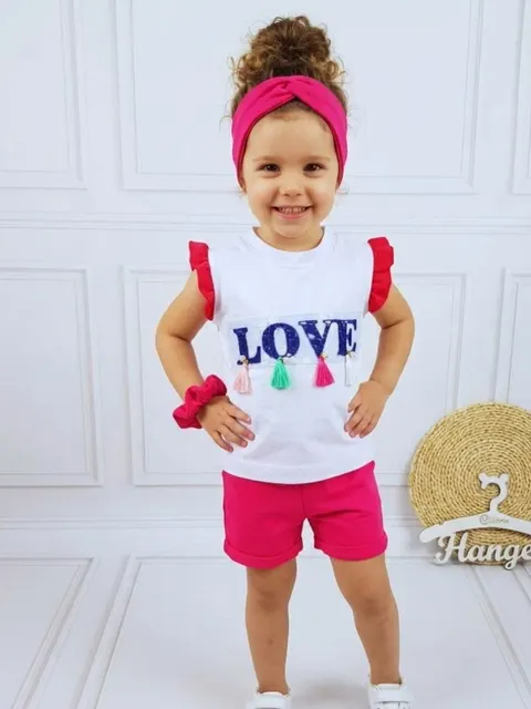 Komplet dziewczęcy malinowe spodenki i biały T-shirt Love