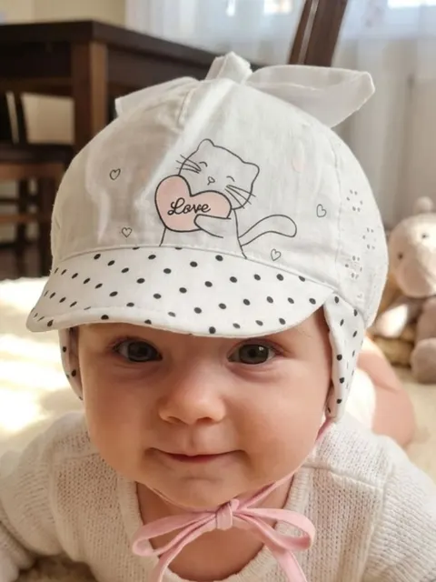 Letnia czapka z daszkiem dla dziewczynki Love