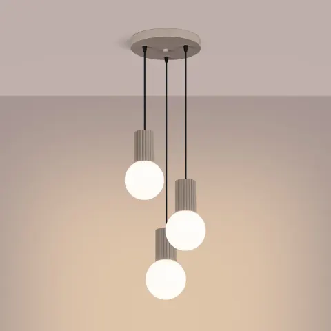 Potrójna lampa wisząca białe kule na karbowanej tulejce w kolorze taupe Sollux Lighting SL.1745 Halo 3xG9
