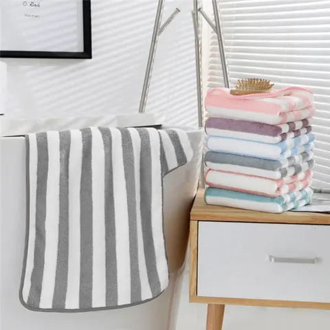 Ręcznik PURE STRIPES pasy 35x75 cm Szary