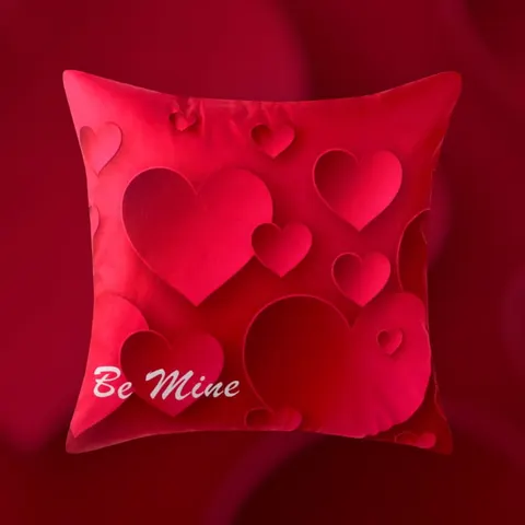 Poszewka LOVE ME, BE MINE 40x40 cm Czerwony