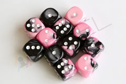 Kości Chessex - kostka k6 16mm Gemini Black-Pink/white
