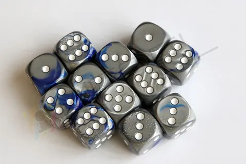Kości Chessex - kostka k6 16mm Gemini Blue-Steel/white