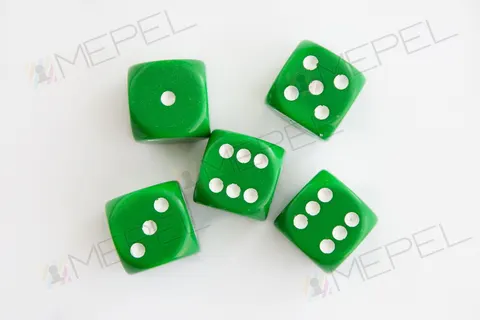 Kości Chessex - kostka k6 16mm Opaque Green/white