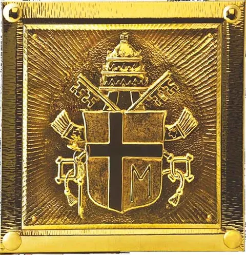 Tabernakulum mosiężne z herbem papieskim TB043