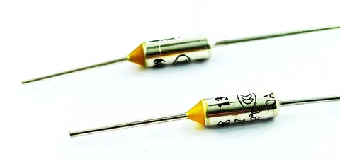 TZD240 bezpiecznik termiczny zwarty 240°C; 250V / 10A