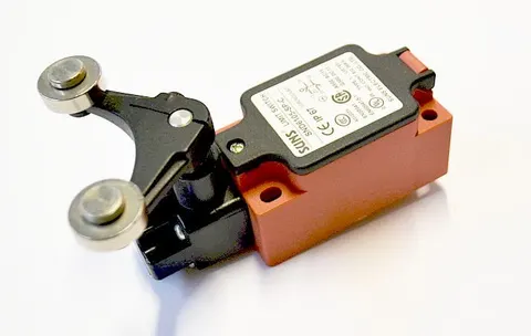 SND6105-SP-C przełącznik krańcowy dwurolkowy