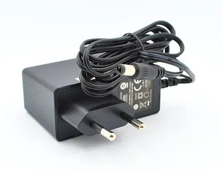 POSC05300A wtyczkowy zasilacz impulsowy 5V / 3A