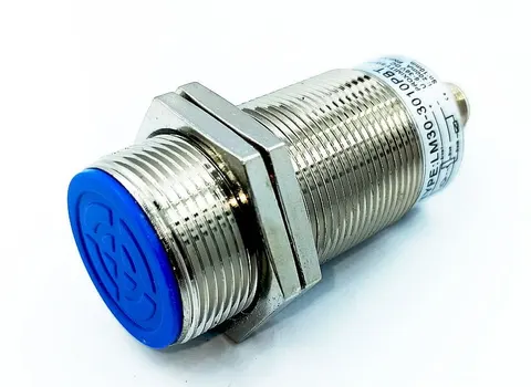 NBB15-30GM50-E2-V1 czujnik indukcyjny M30, PNP / NC, zakres działania 15mm