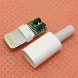 Wtyk IPHONE 5; 5C; 5S; montowany na przewód USB