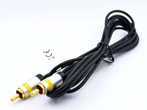 Przyłącze kablowe - coaxial RCA (wtyk-wtyk); długość 1m, slim
