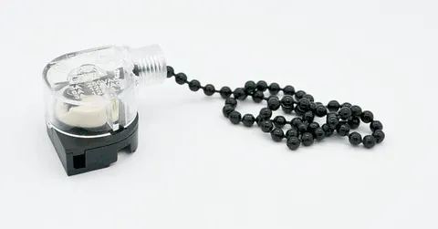 Przełącznik łańcuszkowy czarny 250V / 3A