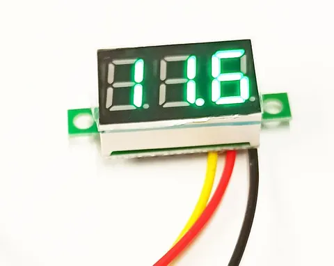 Woltomierz panelowy LED 4V-30V zielony 3 przewody