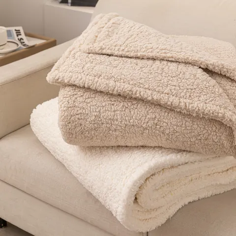 Koc z Bukli Baranek Dreamy Boucle Beżowy