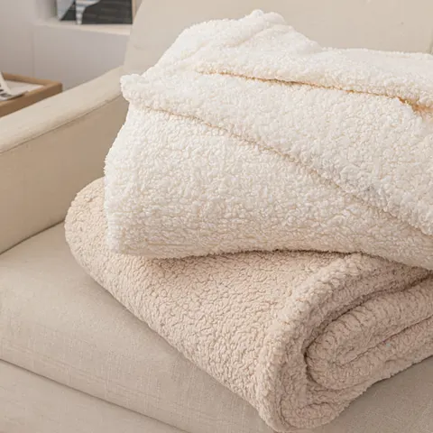 Koc z Bukli Baranek Dreamy Boucle Kremowy