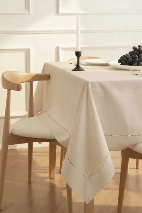 Obrus z Mereżką CLASSY Beżowy