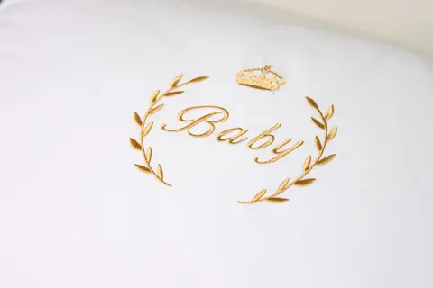 Poszewka z haftem Baby Biały