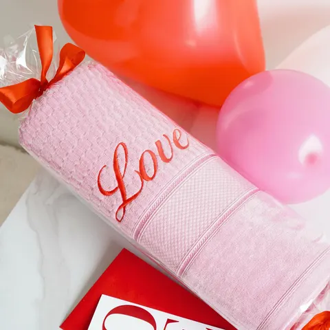Ręcznik LOVE Na Walentynki Różowy