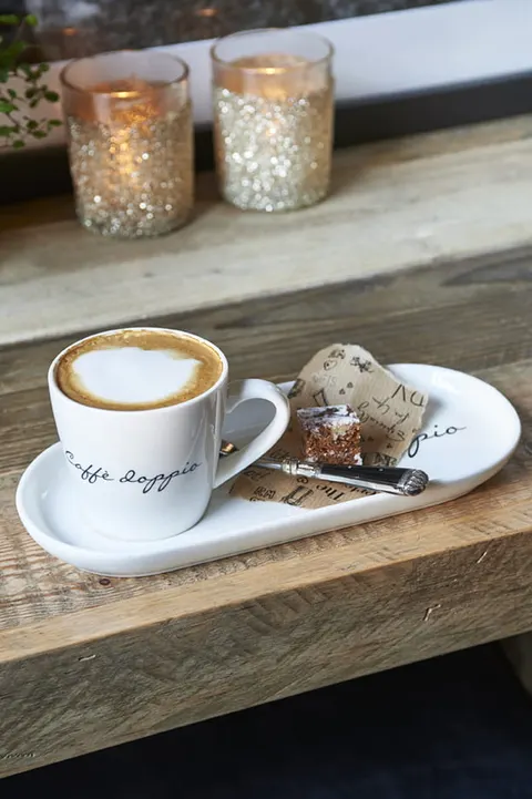 Filiżanka do kawy ze spodkiem Caffe Doppio Riviera Maison