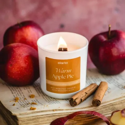 ELARTO - Świeca sojowa zapachowa Warm Apple Pie 175g