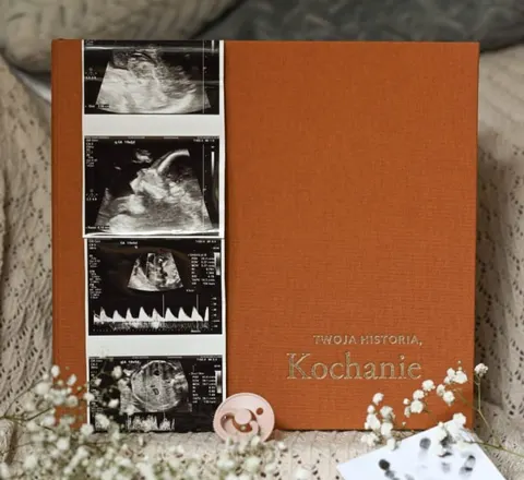 Pamiętnik dziecka "Twoja historia Kochanie" Cynamon Memorable